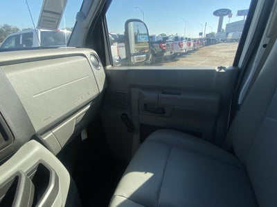 2018 Ford E-350SD Base Cutaway